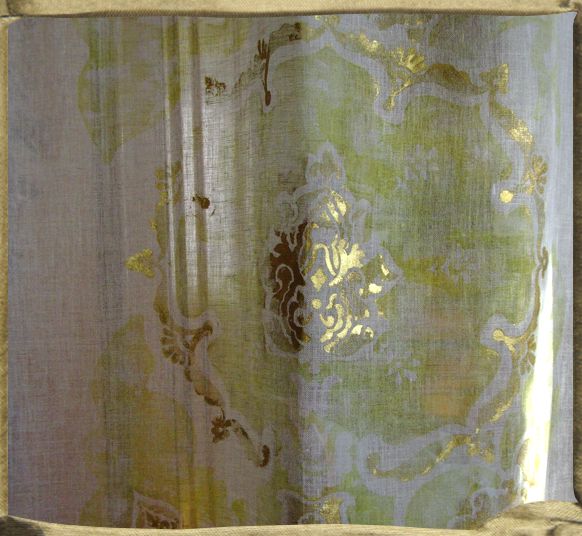 SANG SACRE natural Tristan linen in gilded gold aspen.