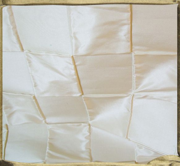 TEMPLAR Ivory silk Pompadour taffeta relief.