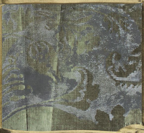 FONTAINEBLEAU flat printed silk in taupe and lilac and grey.